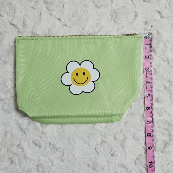 Peace Love & Vibes Daisy Cosmetics Zipper Pouch - Picture 7 of 8